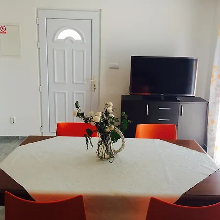 Morska Vila 罗戈兹尼察